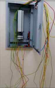 معلم كهربائي بجده 0561709403 فني كهرباء بجده 