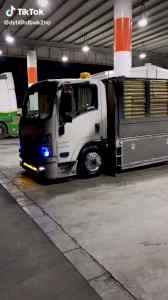 دينا نقل عفش داخل حي السويدي 0533192437